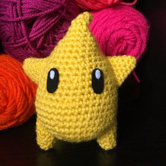 Luma - Super Mario Galaxy Inspired Crochet Luma Star - Picture 6 of 7